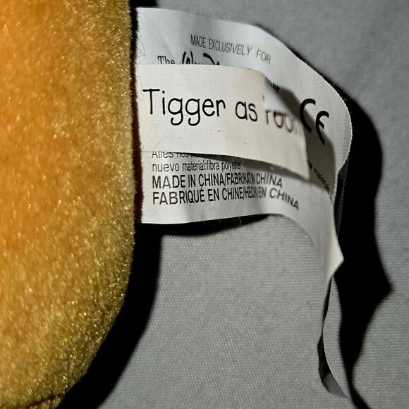 [VINTAGE] Disney Store Exclusive Tigger as Pooh Plush (1991) - Picture 7 of 7